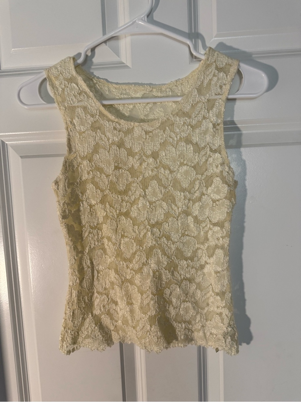 Vintage Ann Taylor Women's Lace Sleeveless Tank Top in Cream size small